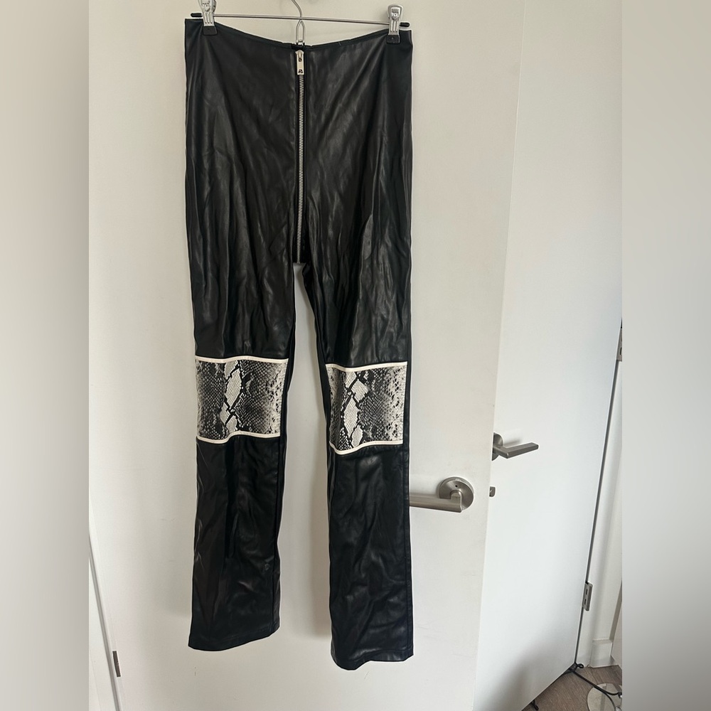 I am GIA leather pants